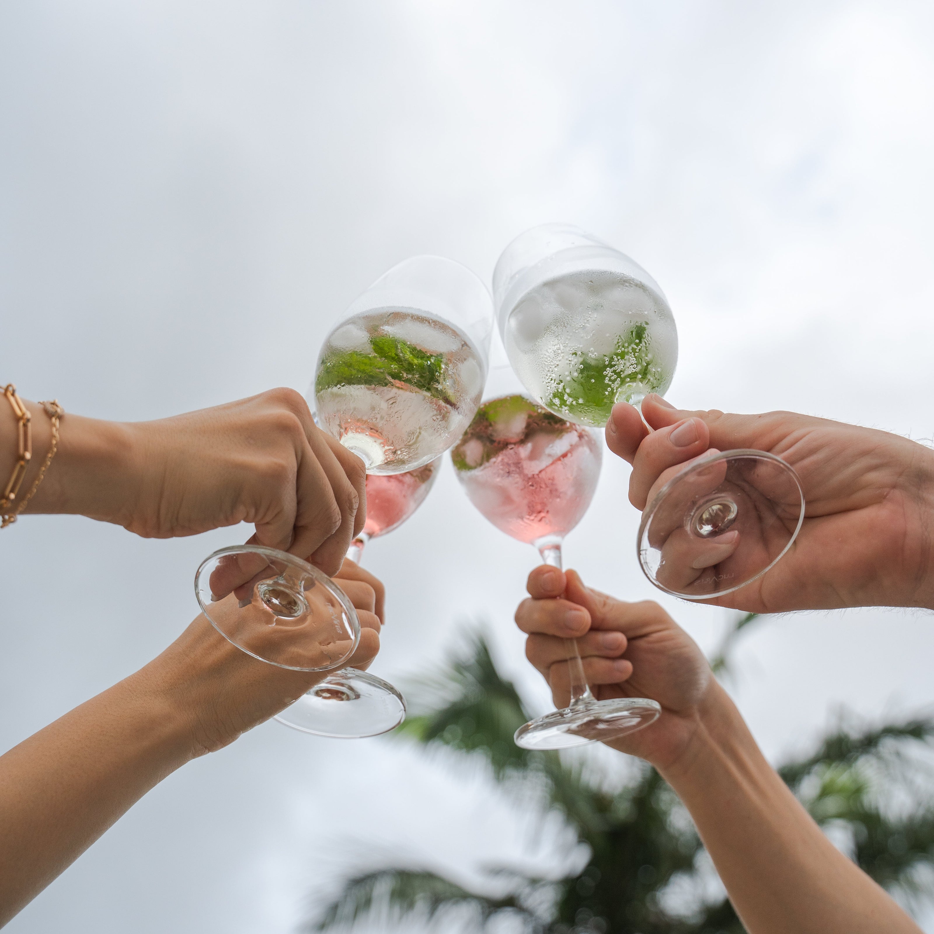 Bella_SparklingWine_Products_Cheers